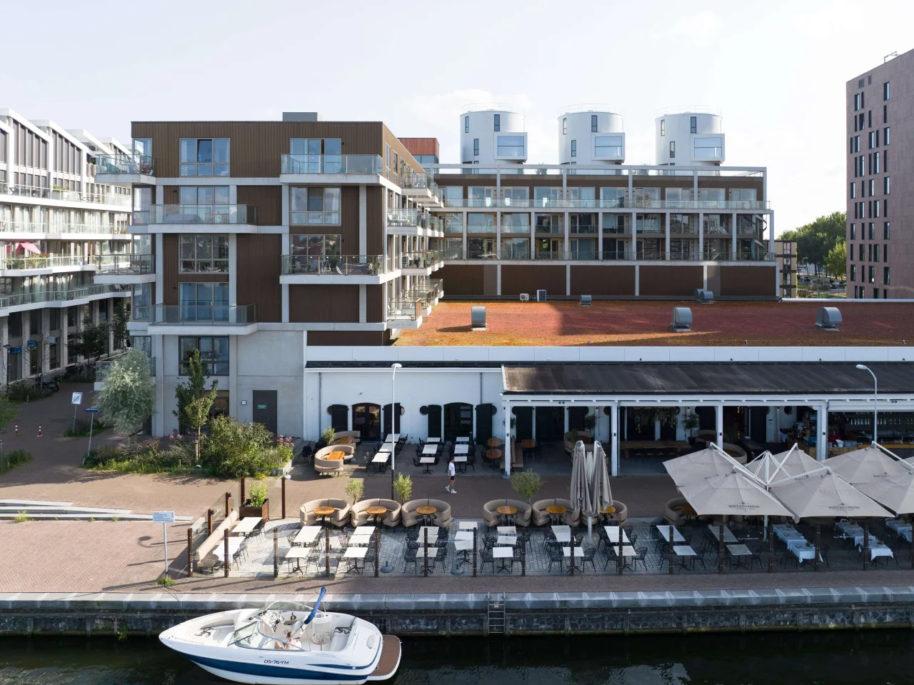 LEVS Harbour Club23 min
