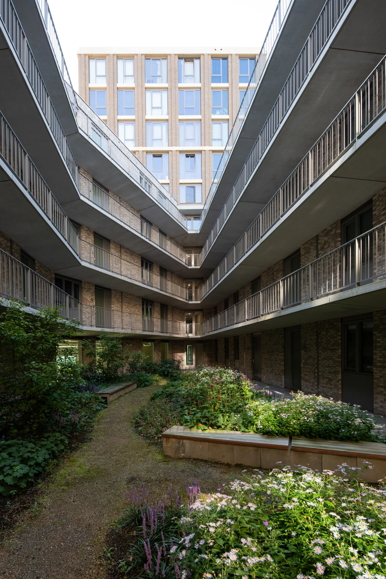 LEVS Paddington 11