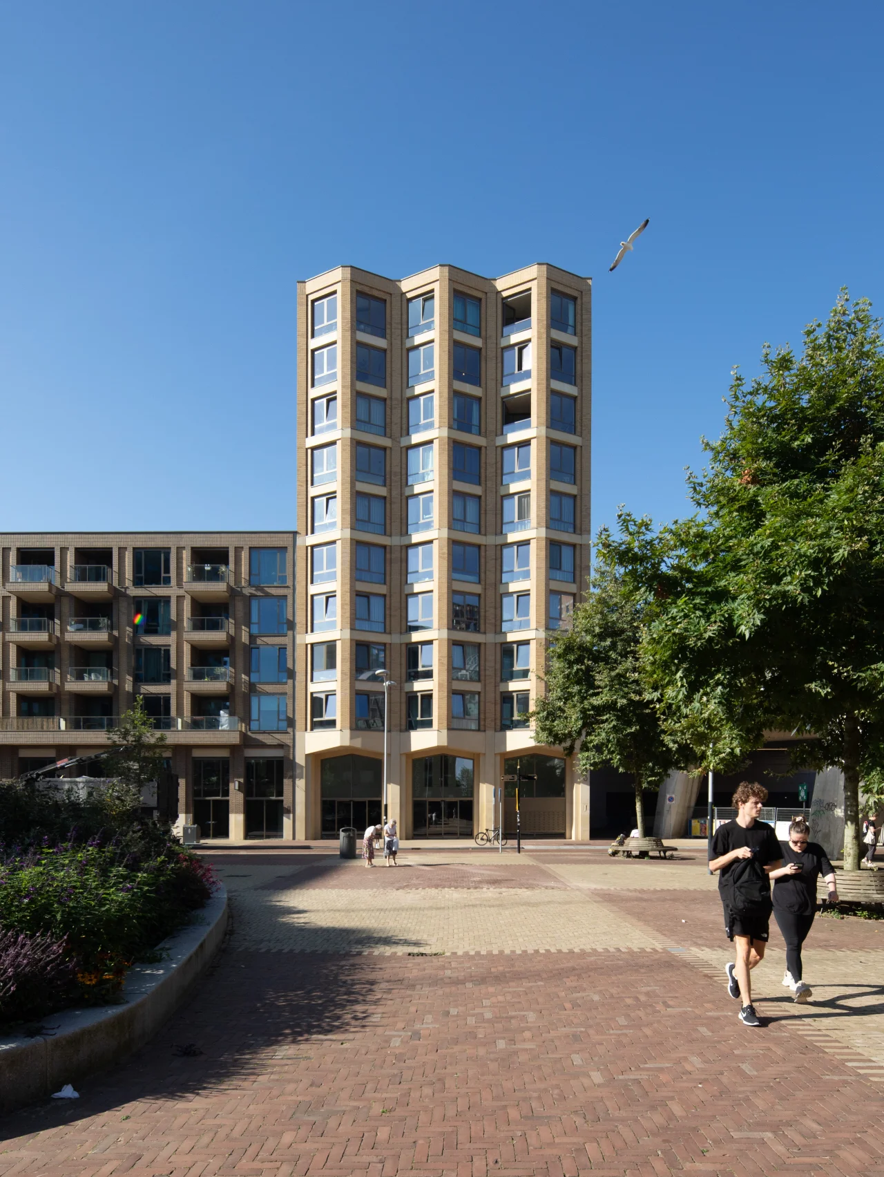 LEVS Paddington 02