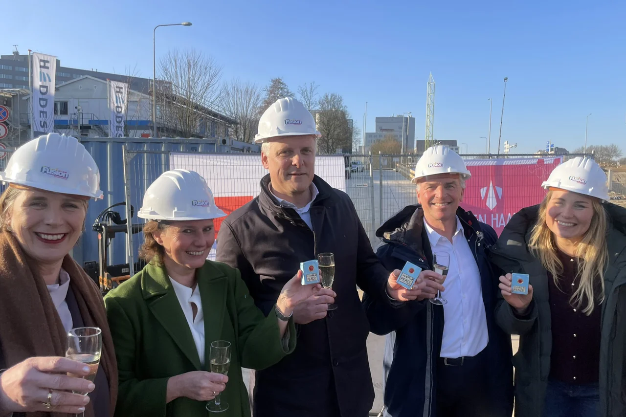 Start bouw Fusion gevierd met ‘World Peace’-kunstwerk