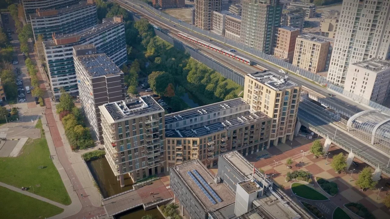 LEVS Paddington drone still min