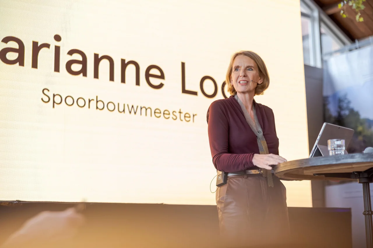 Marianne Loof hands over the role of 'Spoorbouwmeester'
