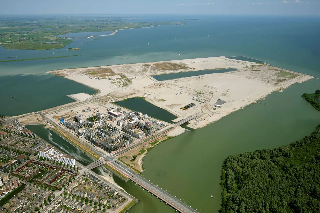 Strandeiland luchtfoto min